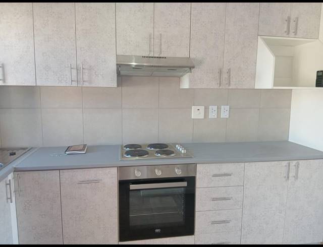 2 BEDROOM PROPERTY TO RENT IN UITZICHT